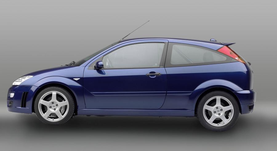  Ford Focus RS8 2003 года  (фото 3 из 12)